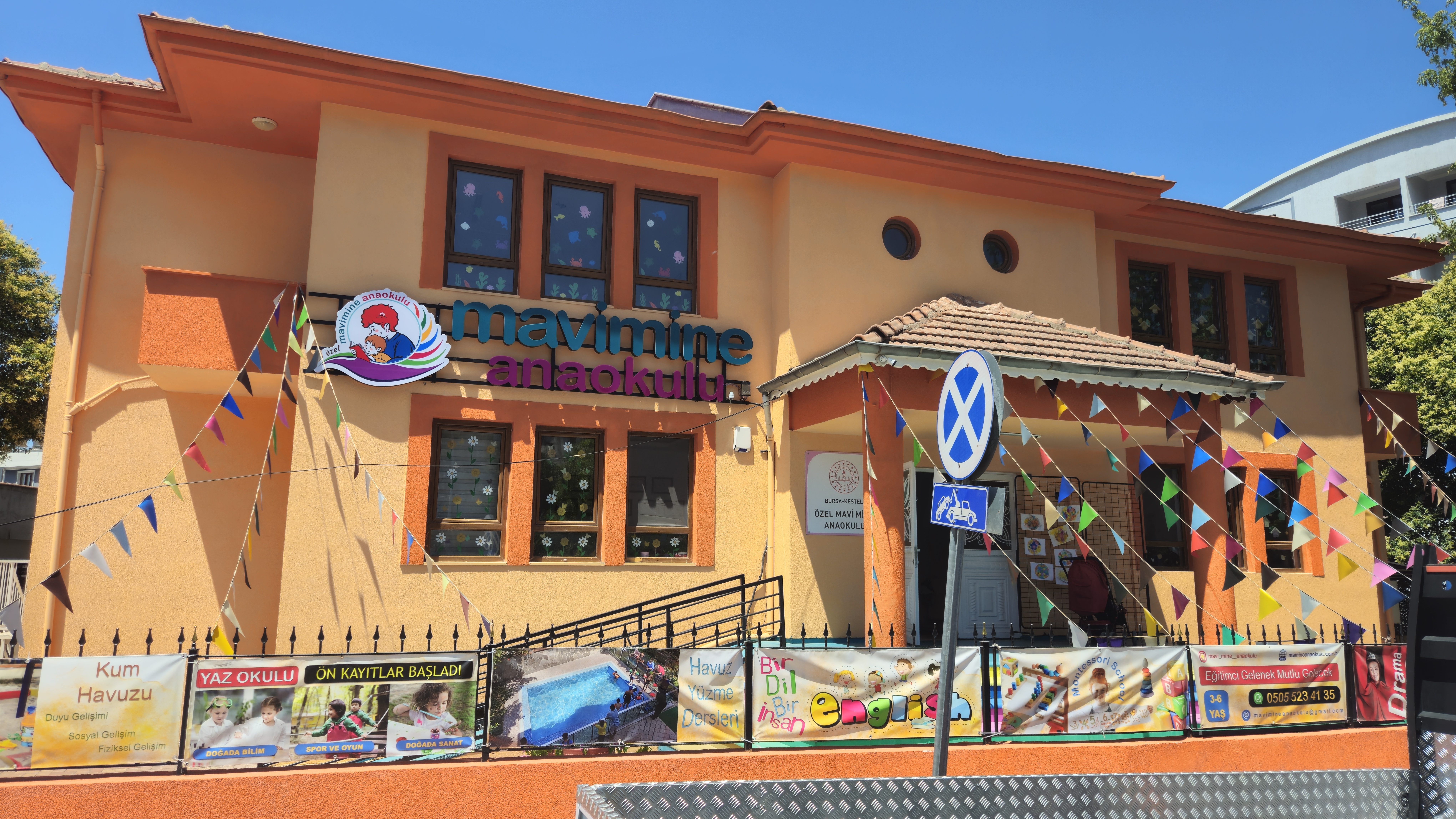 Mavi Mine Anaokulu — bina